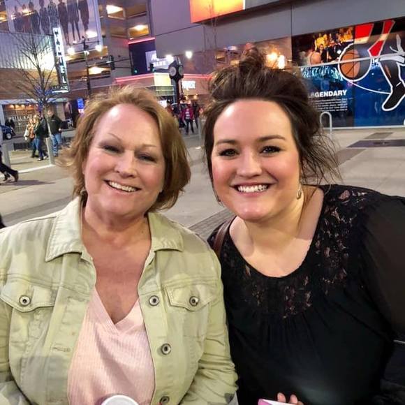 Meet your Posher, Lori - Picture 1 of 1